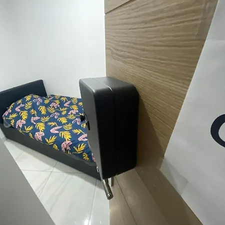 V1 - Chambre Triple Avec Salle De Bains Privee- 5 Minutes Du Luxembourg Hotel Villerupt