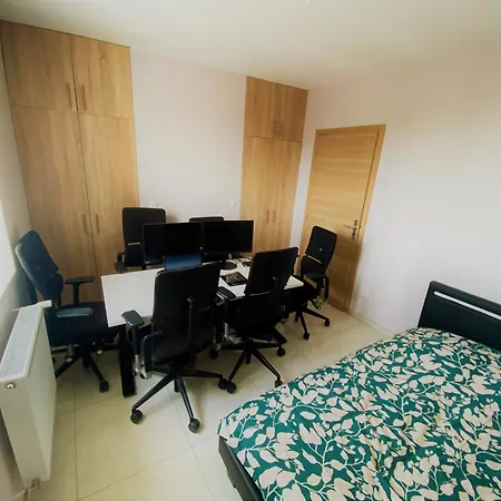 Privatunterkunft V1 - Chambre Triple Avec Salle De Bains Privee- 5 Minutes Du Luxembourg