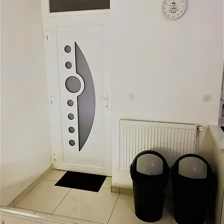 V1 - Chambre Triple Avec Salle De Bains Privee- 5 Minutes Du Luxembourg * Villerupt