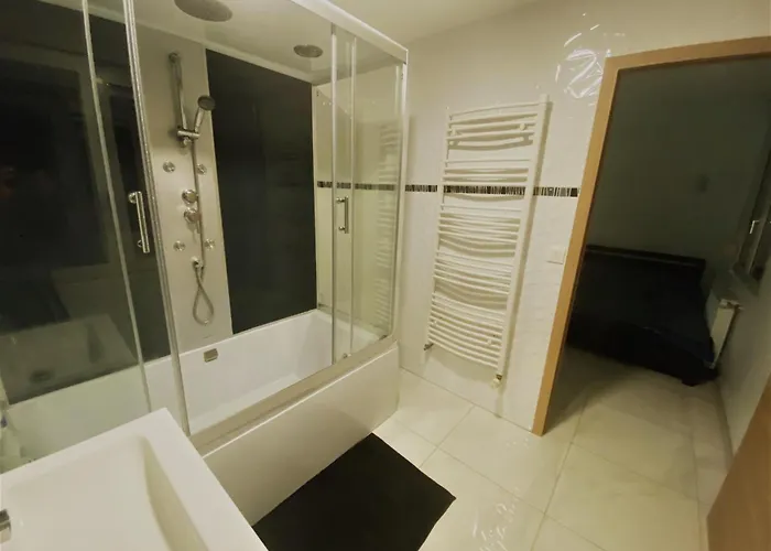 Hotel V1 - Chambre Triple Avec Salle De Bains Privee- 5 Minutes Du Luxembourg *