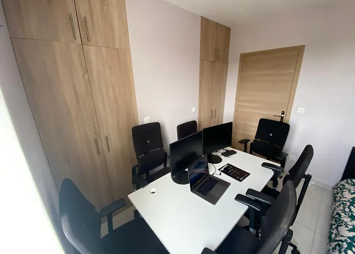 V1 - Chambre Triple Avec Salle De Bains Privee- 5 Minutes Du Luxembourg