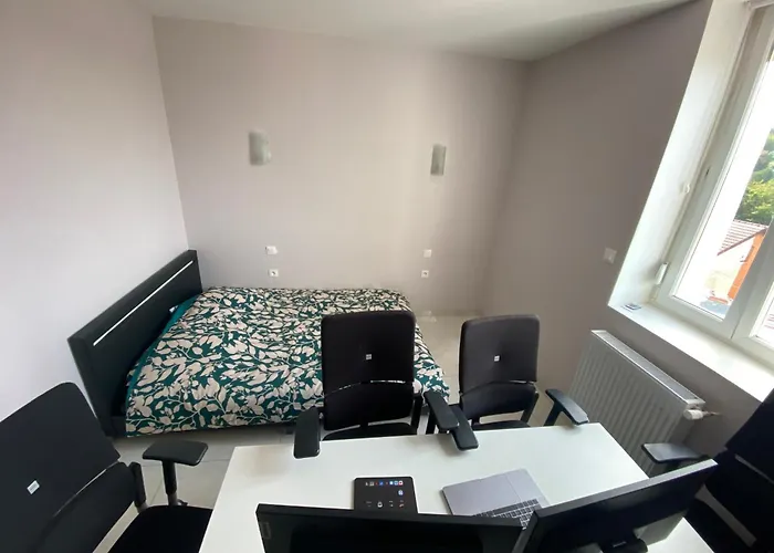 Hotel V1 - Chambre Triple Avec Salle De Bains Privee- 5 Minutes Du Luxembourg